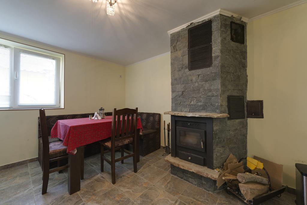 Marinovata Kashta Guest House Veliki Preslav Ngoại thất bức ảnh